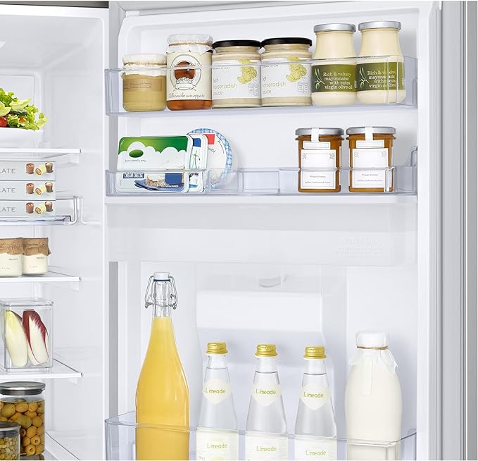 Samsung Classic Fridge Freezer, with Wine Shelf, Features Big Door Bin, All Around Cooling and SpaceMax Technologies, Silver, 7 Series, RB34C652ESAEU [Energy Class E]